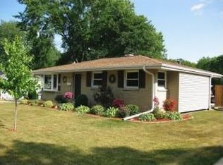 6307 Mansfield Dr, Greendale, WI 53129