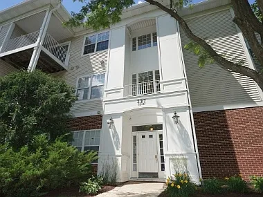 3317 Stratford Ct #1E