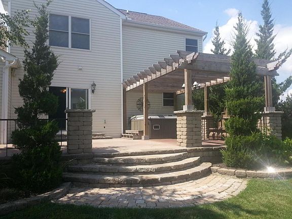 2nd image of 86 Catalpa Ct