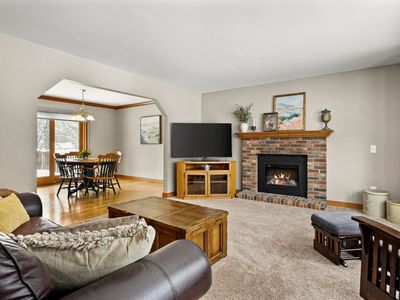 3334 Swinburne Dr, Mc Farland, WI, 53558