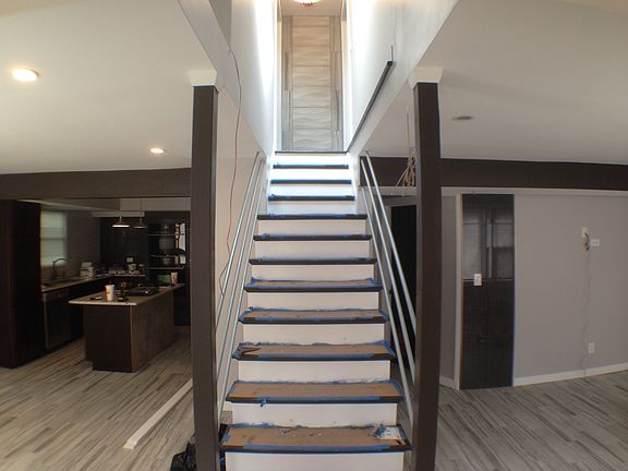 2nd image of 1225 River Dr
