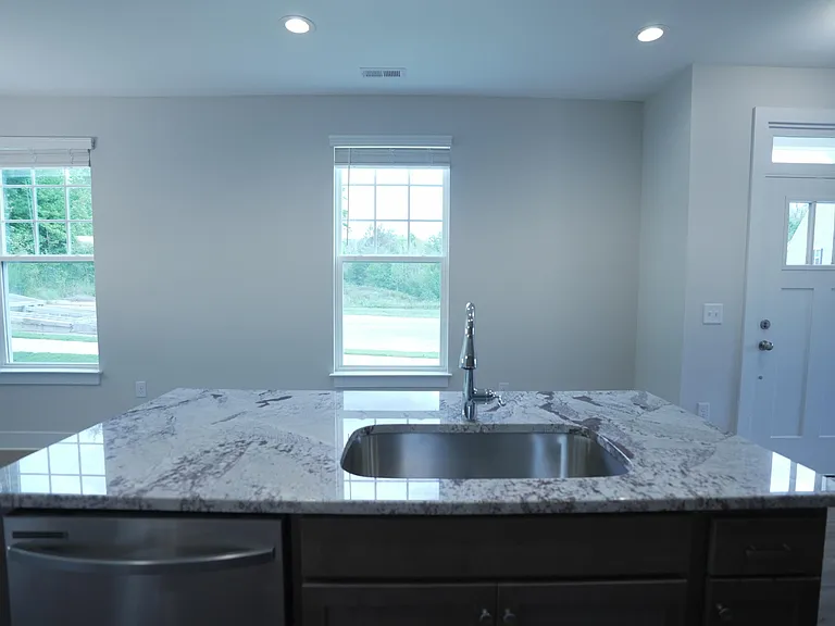 919 Hillman Ln — Photo 7
