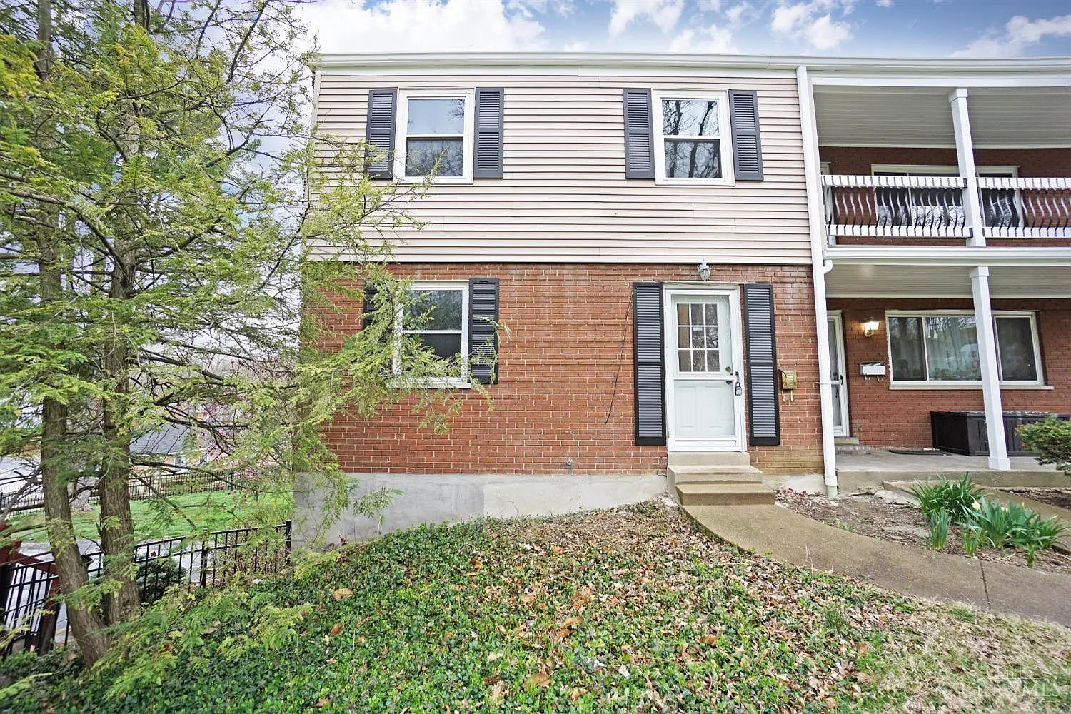 7524 Montgomery Rd photo 1