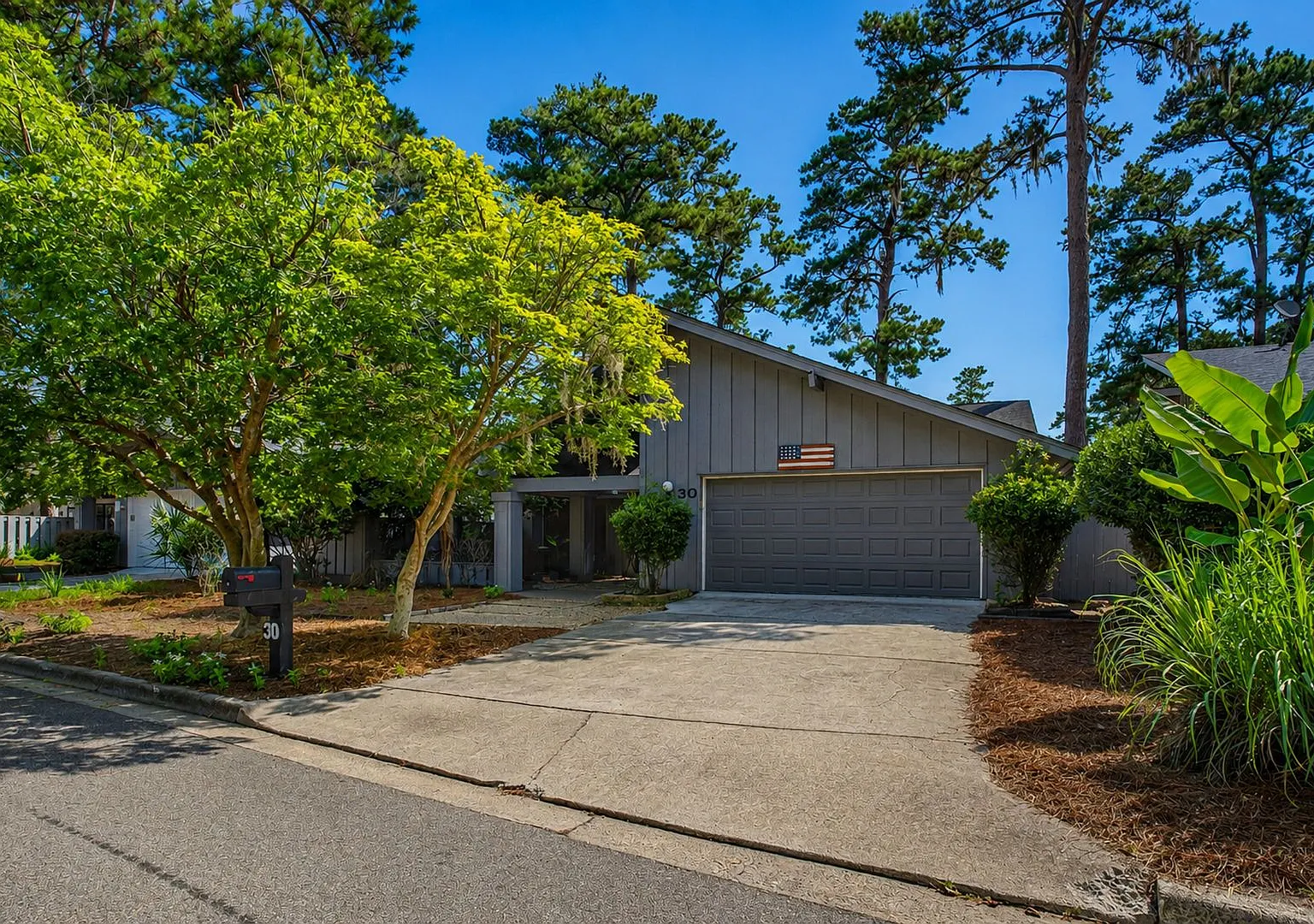 30 Village Green Cir — Photo 2