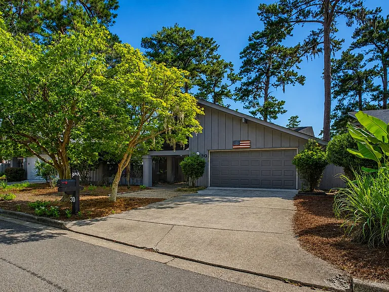 30 Village Green Cir — Photo 2