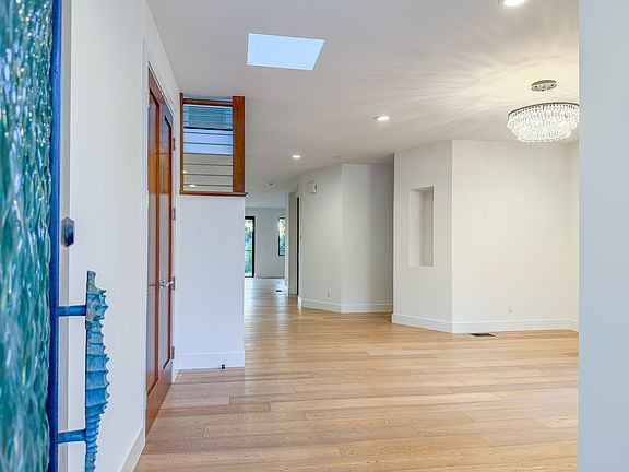 3rd image of 13772 Mercado Dr