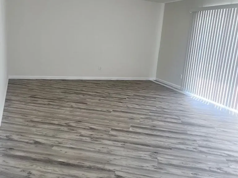 102 Hillside Way — Photo 7