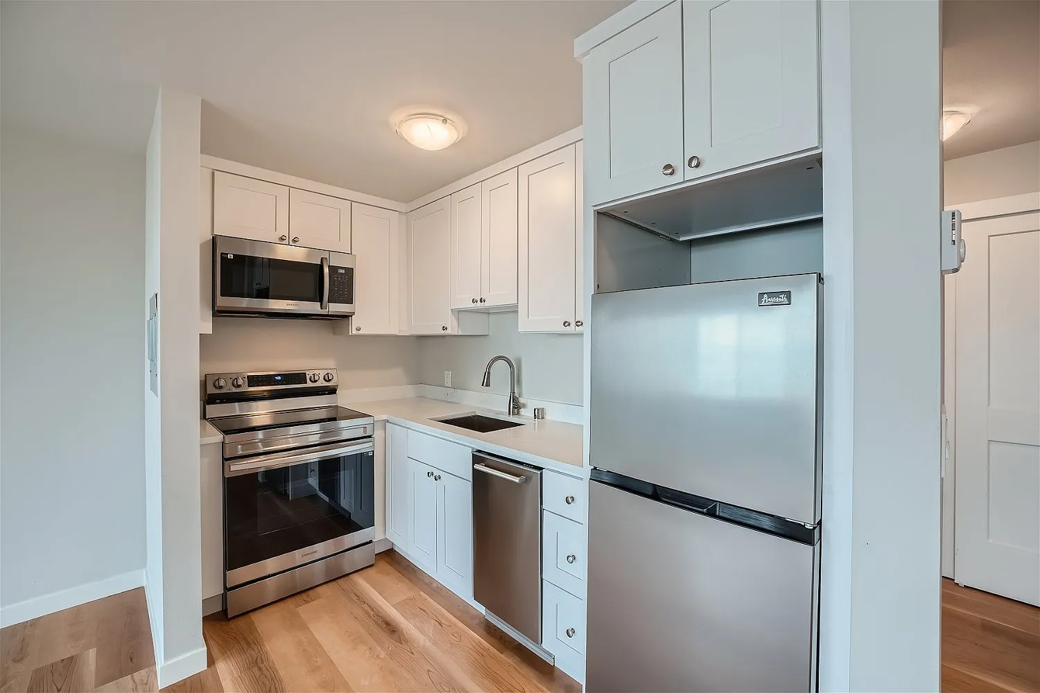 Anne Vista Apartments — Photo 3