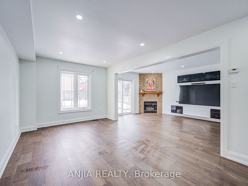 1st image of 17 Kenborough Ct