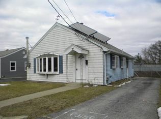 18 Bellmore Dr, Pawtucket, RI 02861