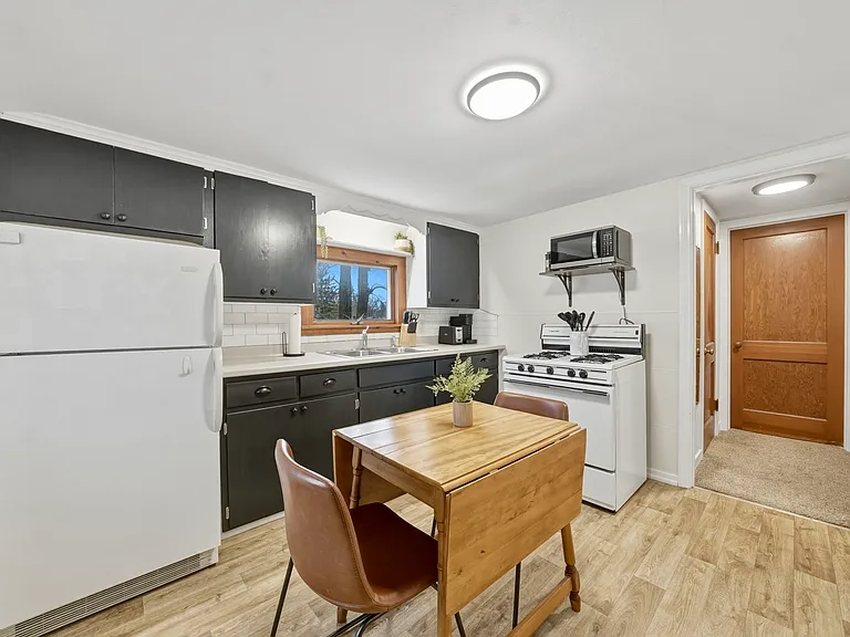 27 Winfield Ave #UPPER — Photo 16