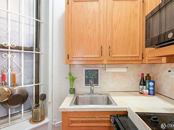 3rd image of 53 Morton St #2H