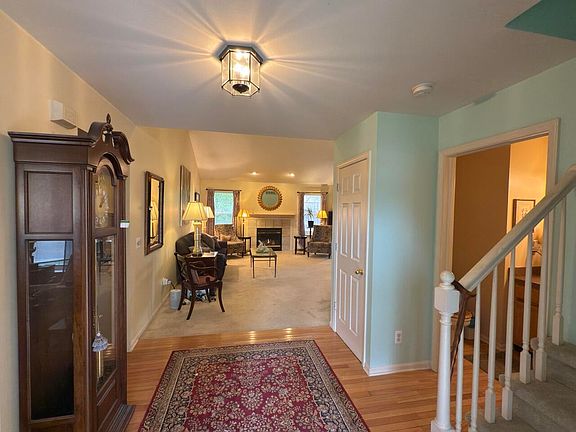 2nd image of 9465 Sandlewood Ct