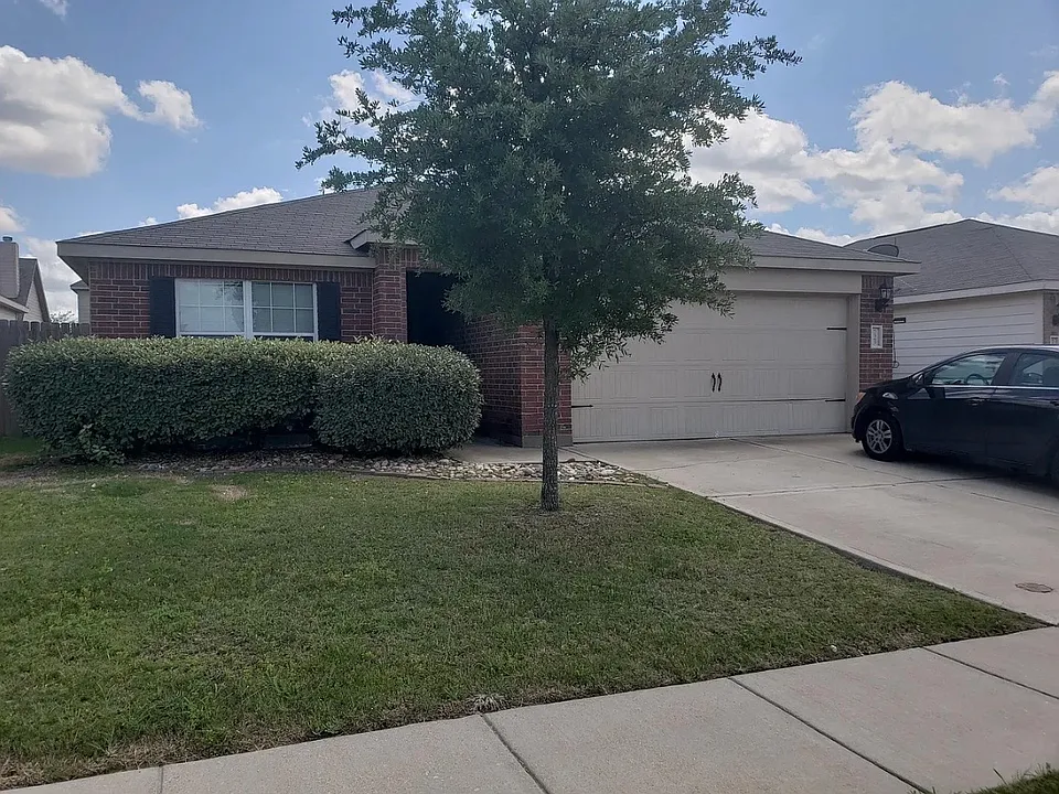 725 Lazy Crest Dr
