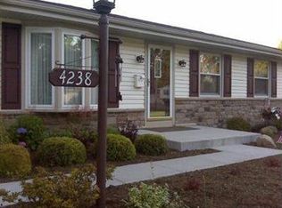 4238 Claridge Dr, Youngstown, OH