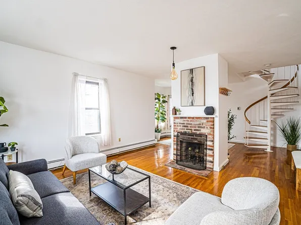 86 Walnut St APT 3, Dorchester, MA 02122