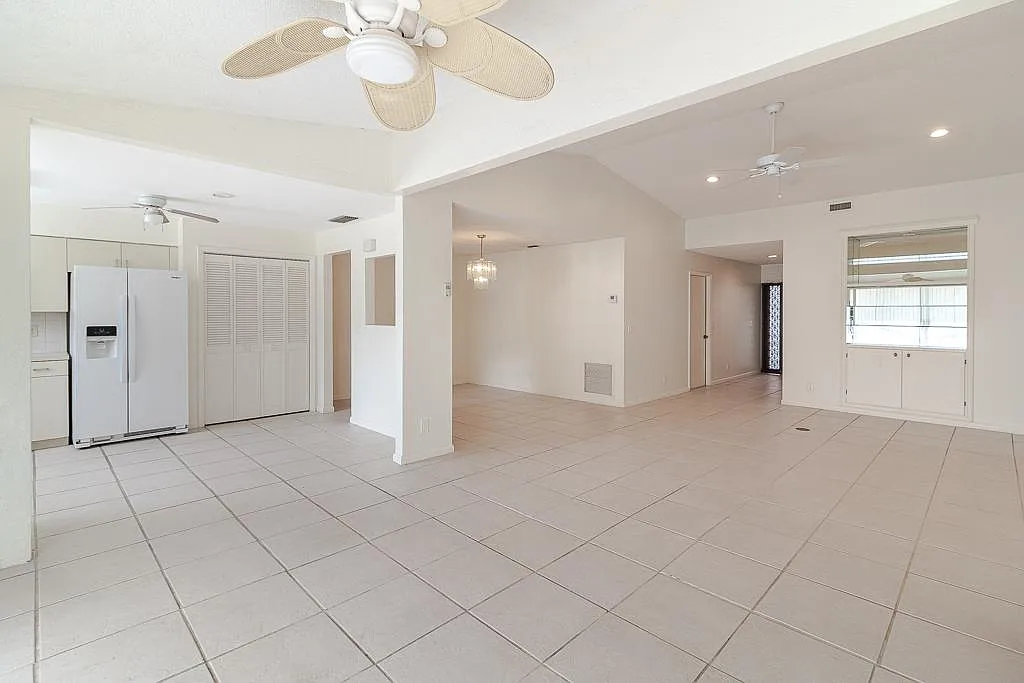 3 bed, 1687 sqft, $2,900 — Photo 2