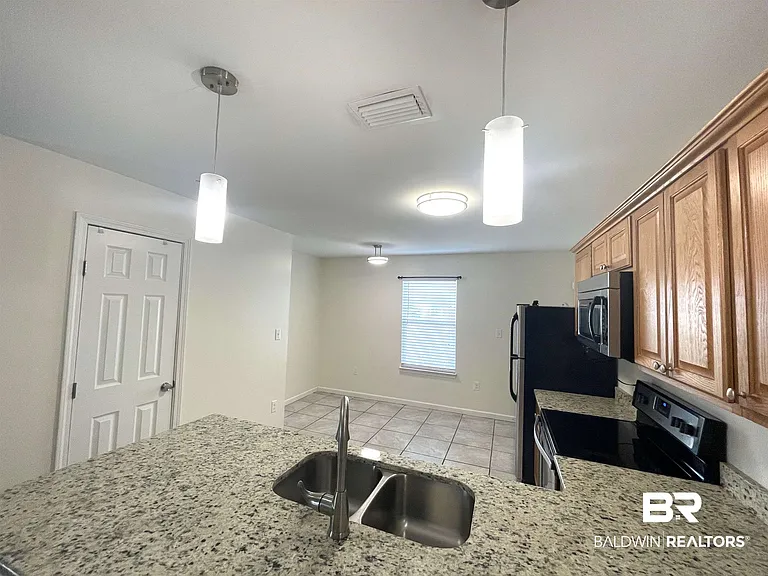 15142 Marem Dr — Photo 7