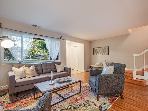 2nd image of 6078 Calle De Amor