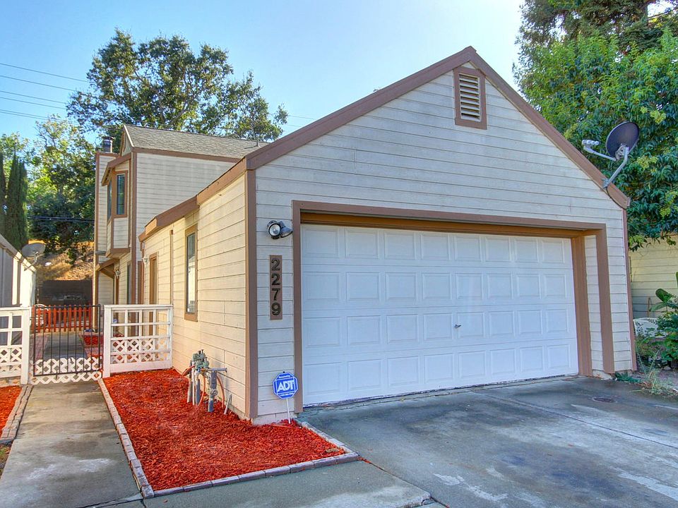 1st image of 2279 Sandcastle Way