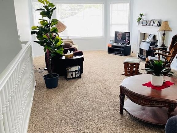 3rd image of 45470 Spruce Dr