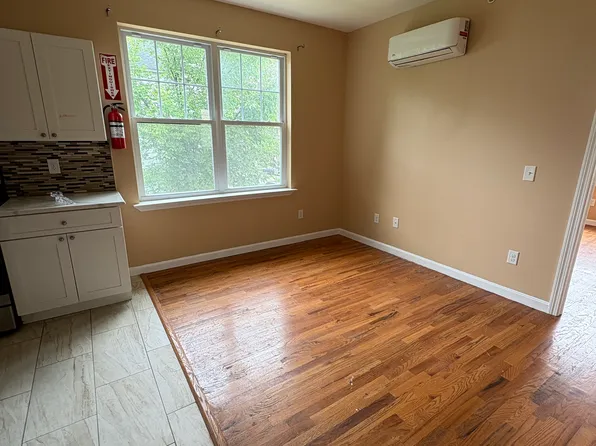 217 Fairmount Ave #1, Newark, NJ 07103