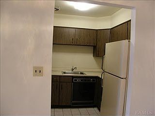 5th image of 13 Essex Pl #13C