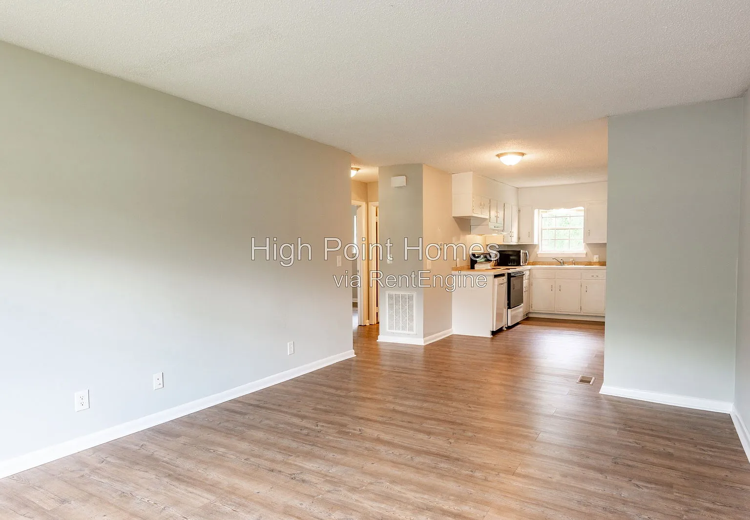 2 bed, 1.0 bath, 1000 sqft, $1,075 — Photo 2