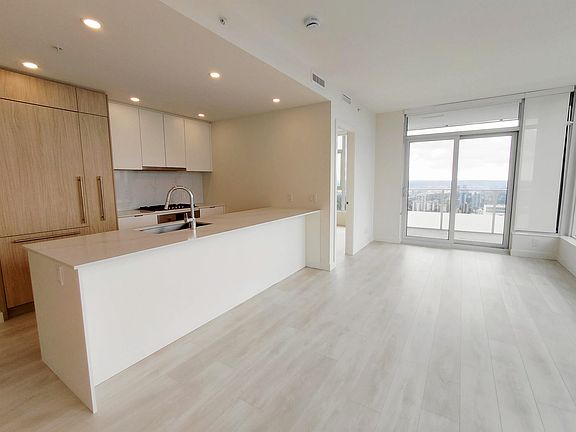 3rd image of 537 Cottonwood Ave #3604