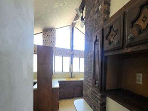 2nd image of 306 Wade St