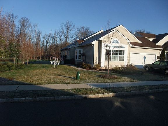 2nd image of 15 Esplanade Dr