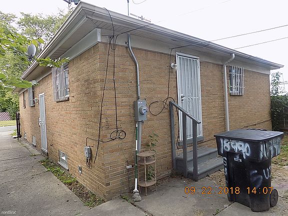 4th image of 18990 Sussex St