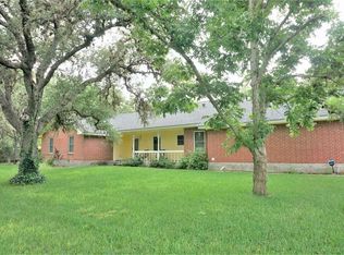 153 Windsor Dr, Beeville, TX 78102