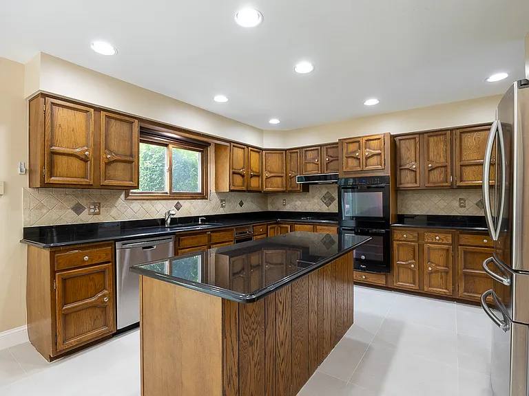6275 Fairbrook Ct — Photo 70