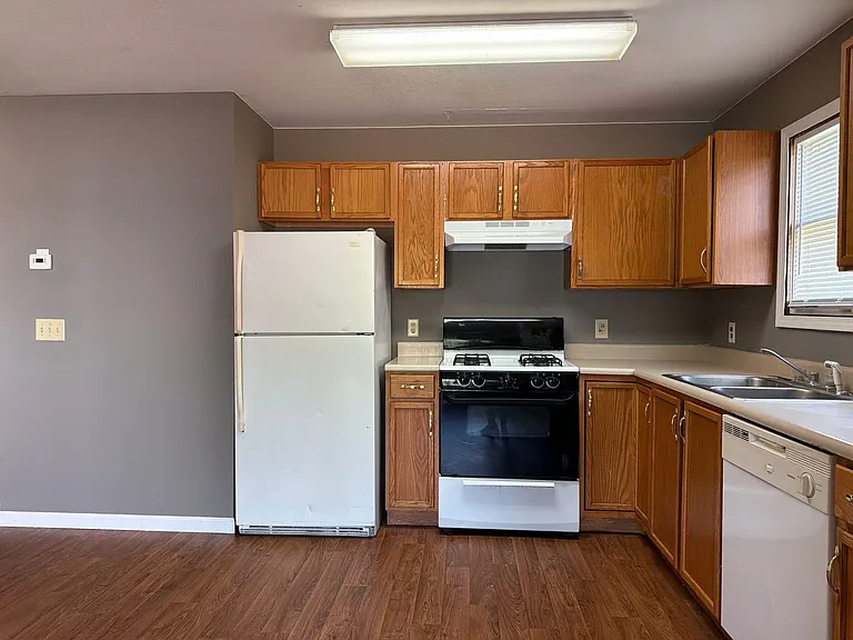 218 Stonewall Ct — Photo 7