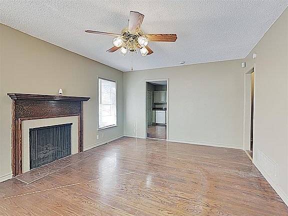 3rd image of 6458 Camp Bowie Blvd