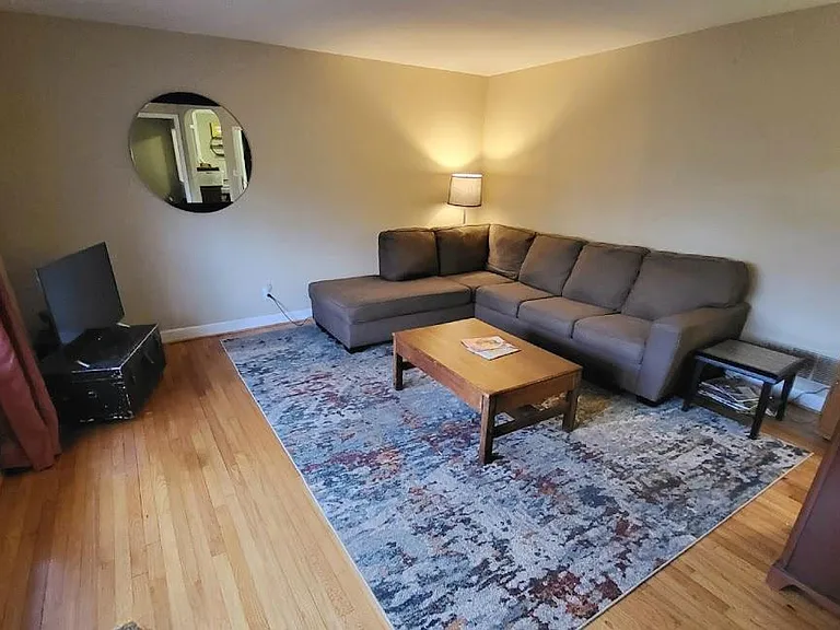 114 Allee St — Photo 7