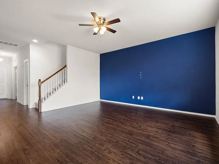 11801 Jackson Falls Way — Photo 4