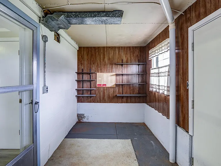 4295 Everett Rd — Photo 18