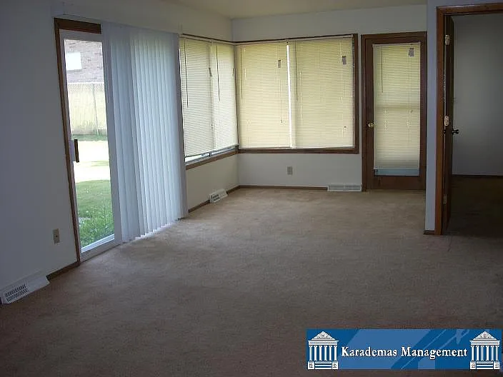 Windpoint Apartments — Photo 19