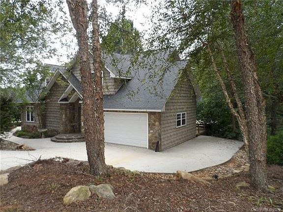 2nd image of 6047 Chaucer Ln #41