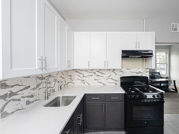 2nd image of 158 Hawthorne Ave #2