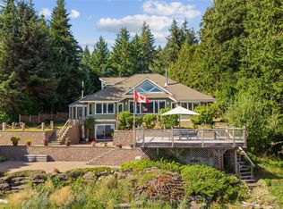 7602 Ships Point Rd, Comox Valley, BC V0R 1W0