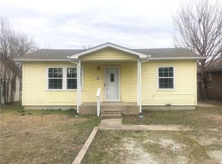 1104 W Dewey St, Shawnee, OK 74801