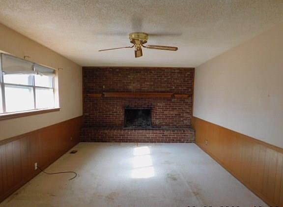 2nd image of 4701 NE 31st St