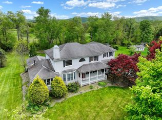 124 Woodcrest Dr, Hopewell Junction, NY 12533