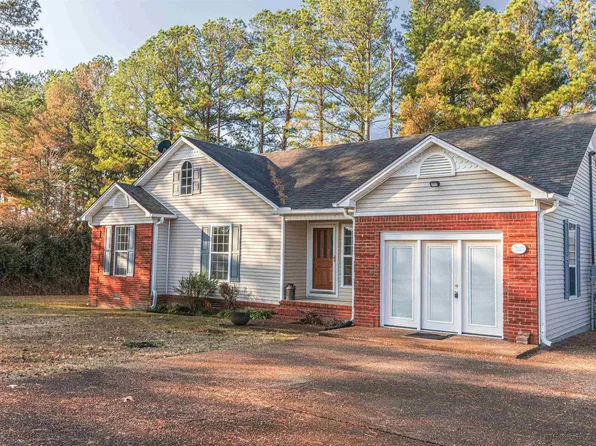59 Cherry Ln, Selmer, TN 38375