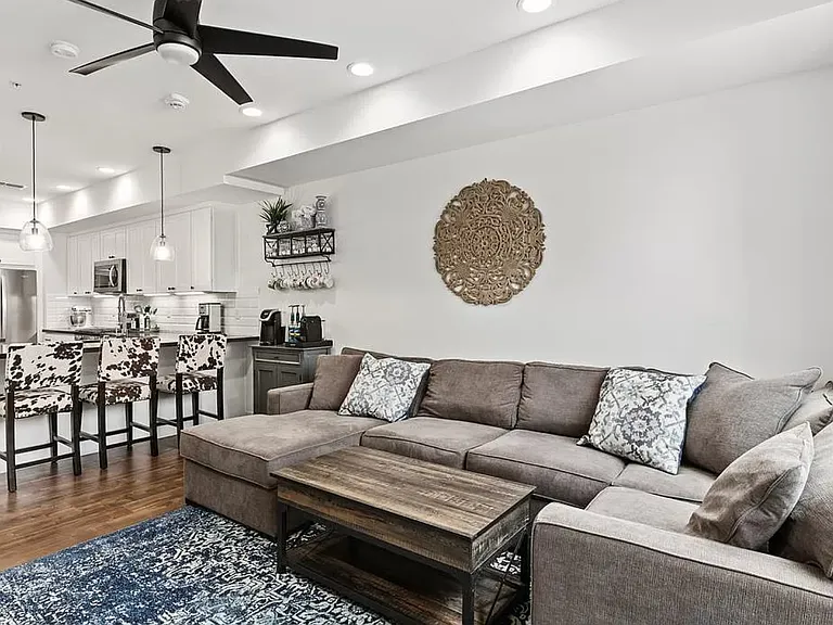4100 Voltaire St #120 — Photo 3