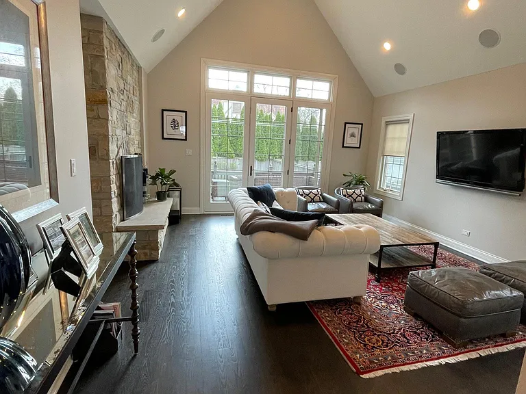 2411 Greenwood Ave — Photo 6