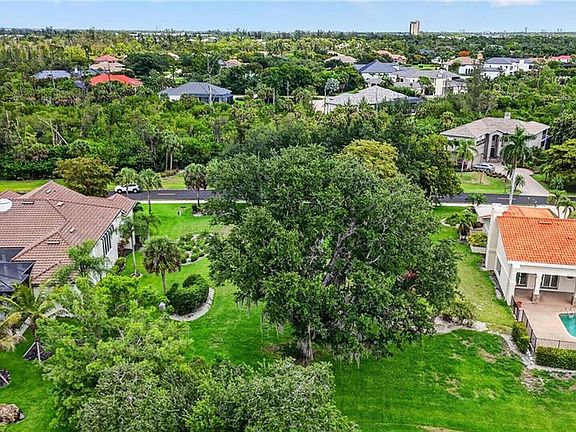 3rd image of 16047 Forest Oaks DR